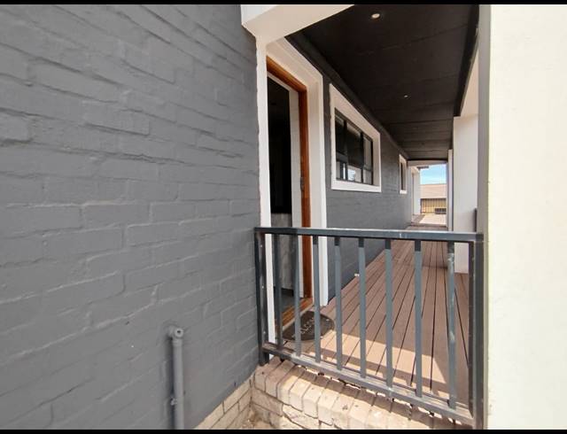 2 BEDROOM HOUSE FOR SALE IN BAYVIEW
